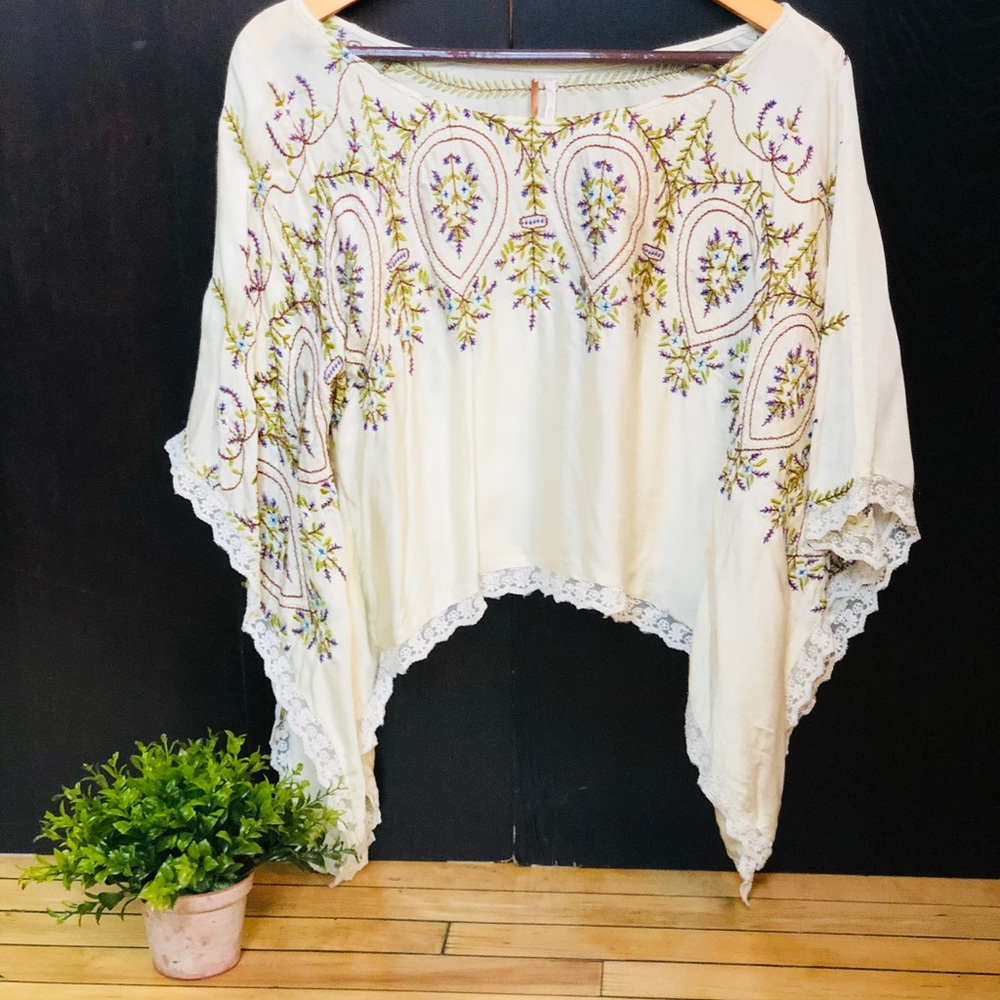 🌵FREE PEOPLE🌵 EMBROIDERED TOP